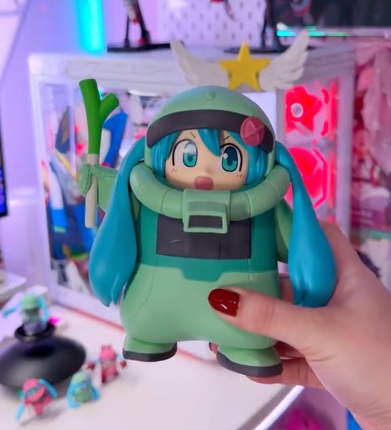Gundam 45th Anniversary x Hatsune Miku Figure: Zaku Kigurumi Hatsune Miku Ver. [Pre-order only]