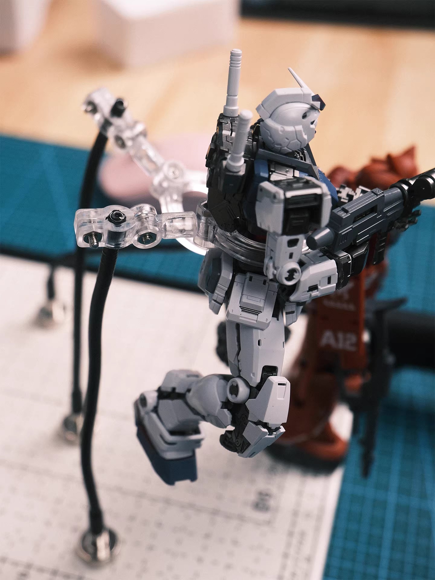 Mobile Suit Ensemble Magnetic Flexible Stand - Also fits SD/EG/HG Gunpla and figures, Space-saving